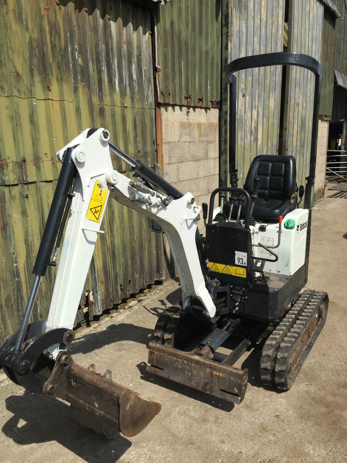 mini koparka Bobcat EO8 — zdjęcie 3