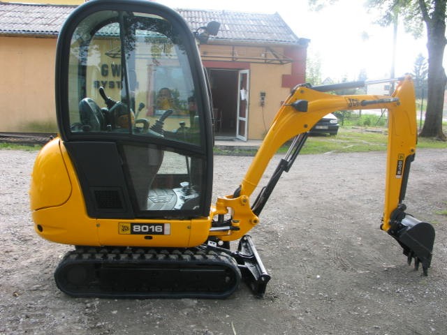 Koparki JCB 8016 2007-08 - 3 łyżki, super stan — zdjęcie 3