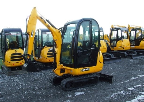 JCB 801.8 - rozsuwane gąsienice rok 2010