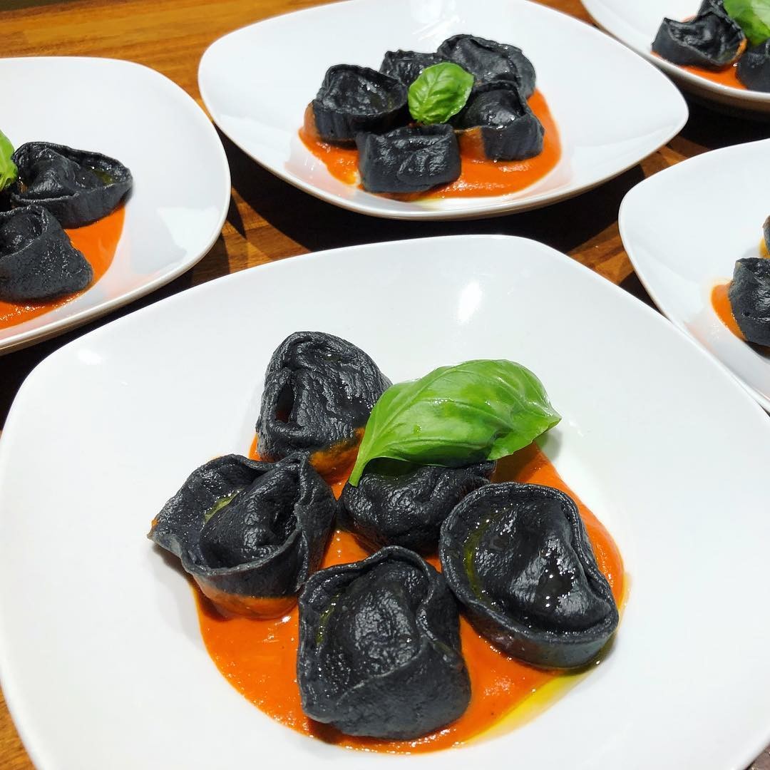 Makarony włoskie: Ravioli, Tortellini, Gnocchi, Tagliatelle, Penne. — zdjęcie 2