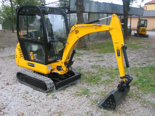 JCB 8017 z 2003 roku - koparkikrakow.pl — zdjęcie 5