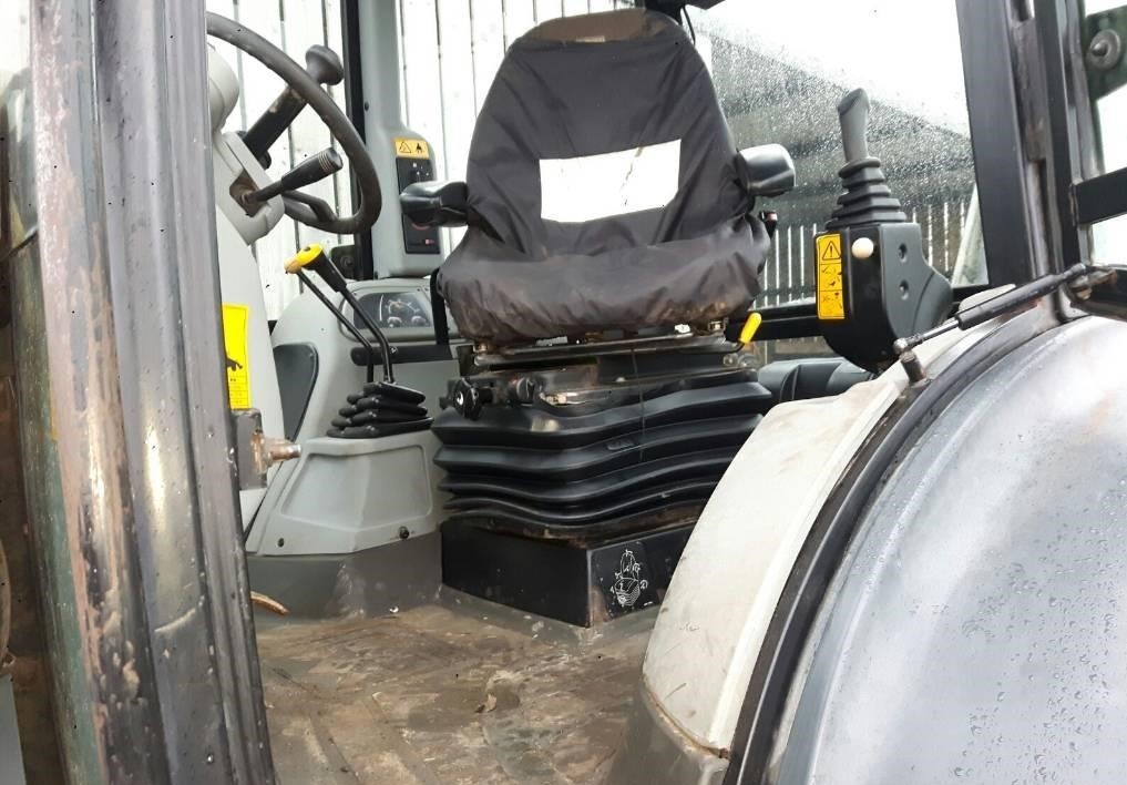   Koparko-ładowarka Terex XS 88O8 / W pełni funkcjonalny — zdjęcie 2
