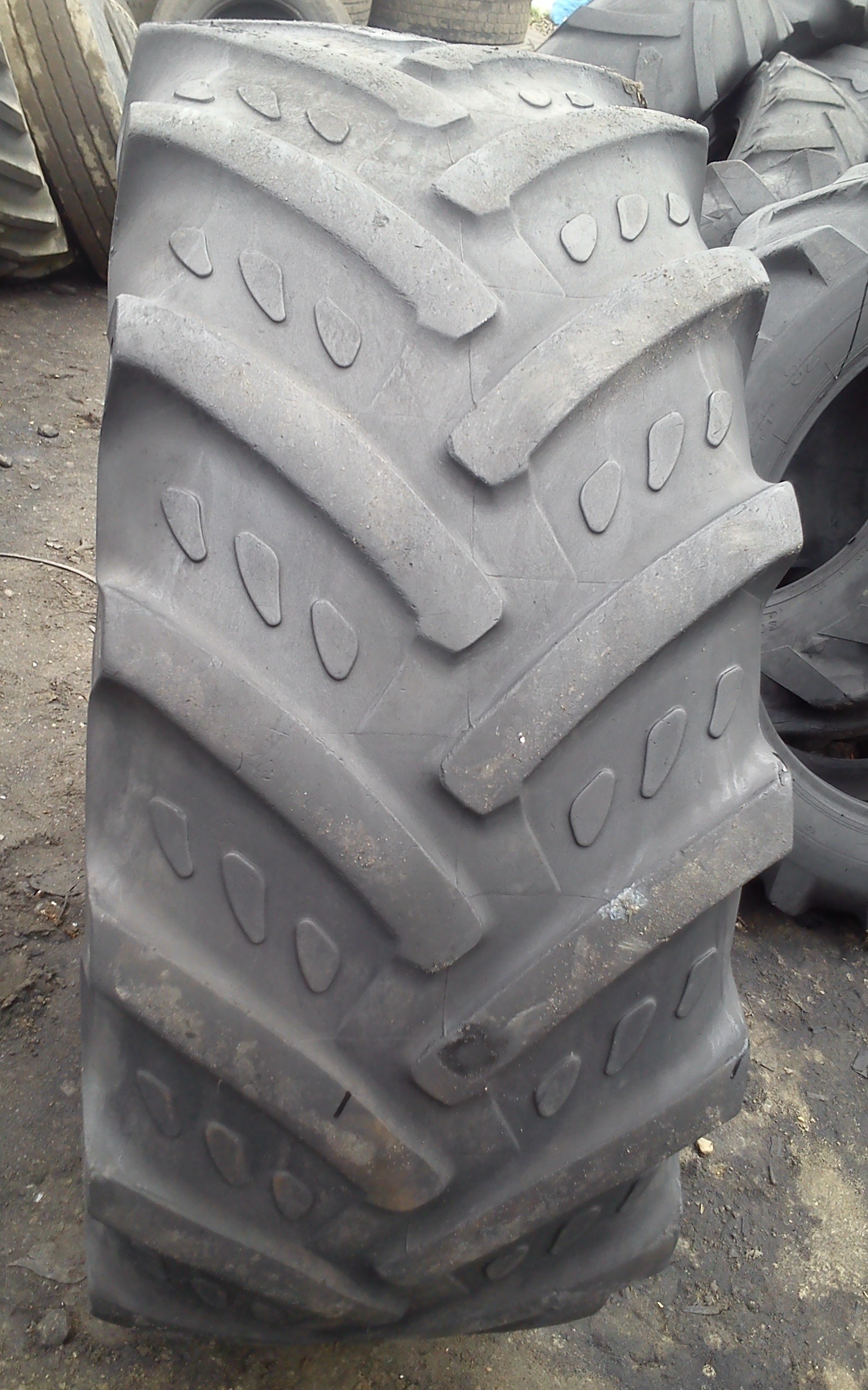 (G917) Opona 480/70 R28  Kleber Fitker  — zdjęcie 1