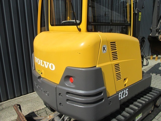 Top koparka Volvo EC25  — zdjęcie 4