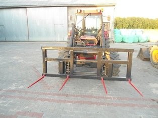 Case IH - sprzedam widły do tura — zdjęcie 1