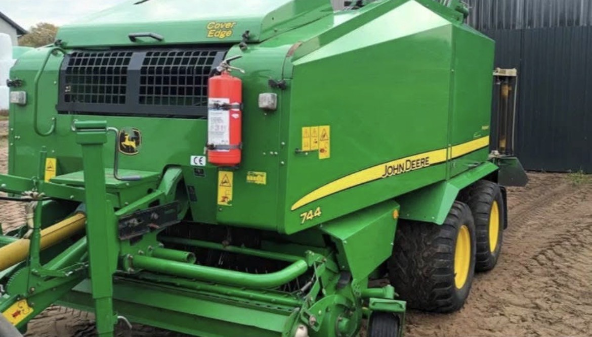belarka John Deere 744