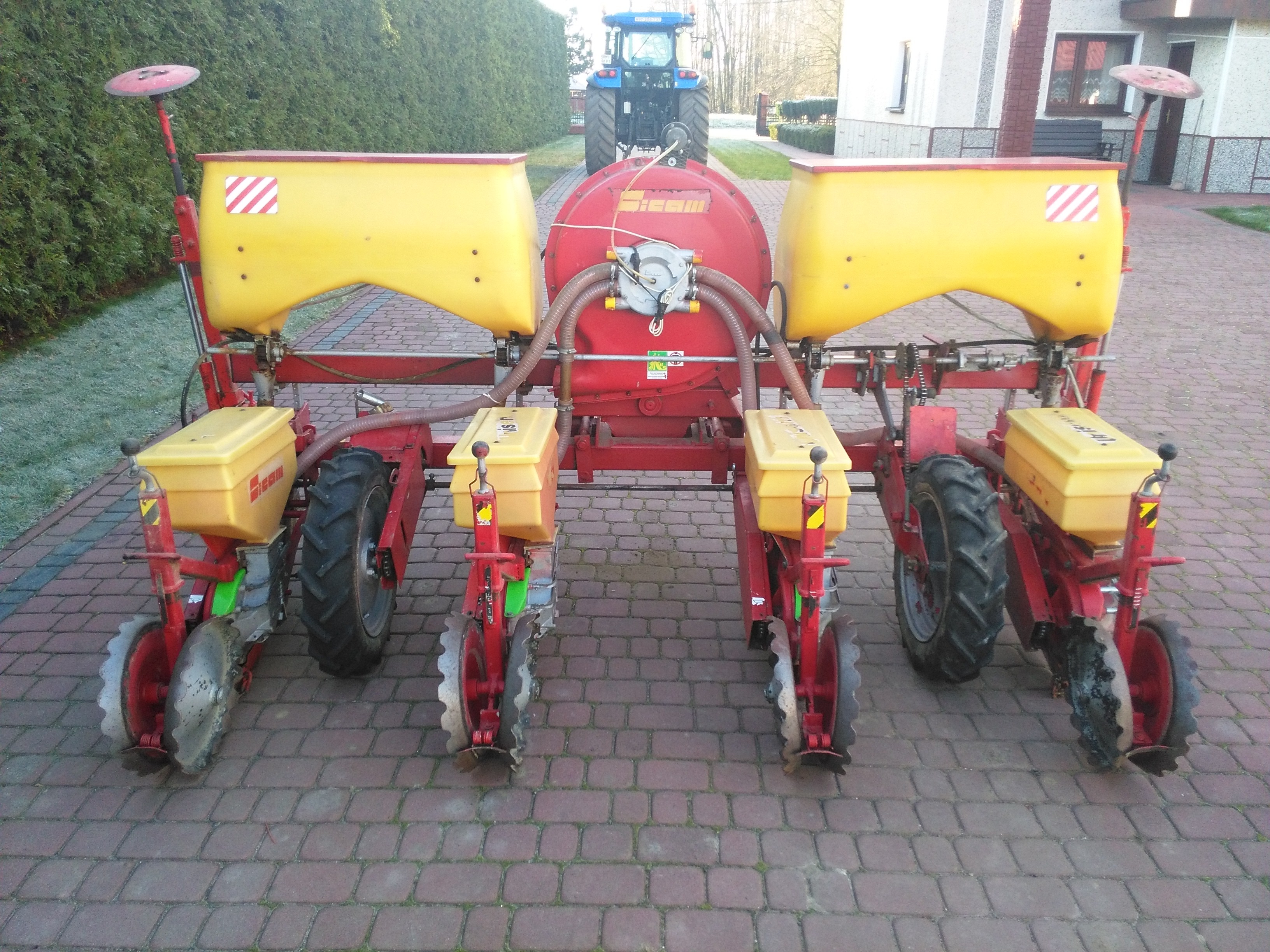 Siewnik RAU do kukurydzy, 4 rzędowy  — zdjęcie 4