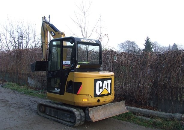 Mini koparka CAT 302.5C z roku 2007 — zdjęcie 3