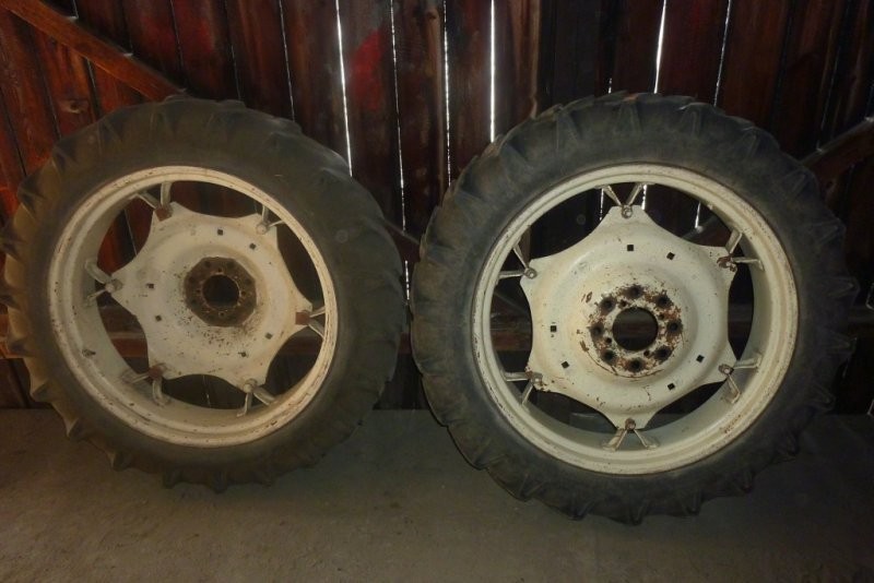 Sprzedam wąskie koła kompletne do Ursusa C330 — zdjęcie 2