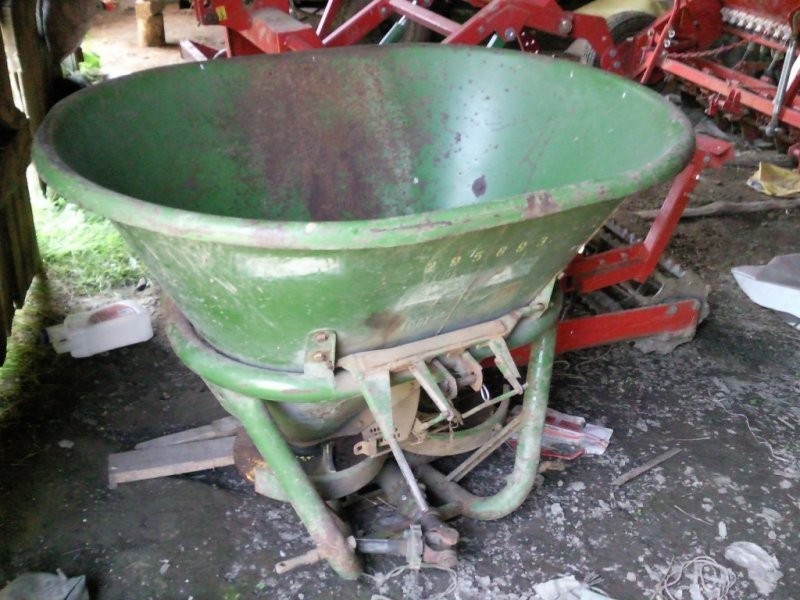 Rozsiewacz Amazone ZAF 400 l — zdjęcie 2