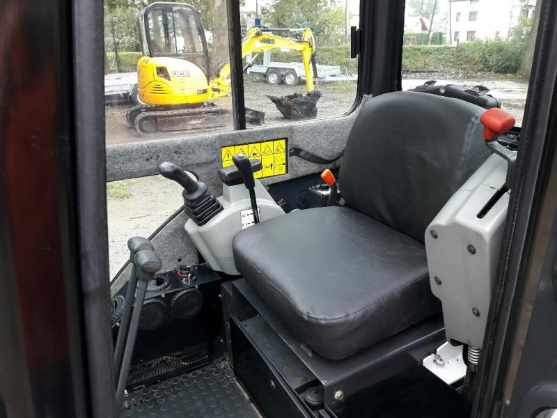 Sprzedam minikoparkę Bobcat E16 z 2010 roku — zdjęcie 7
