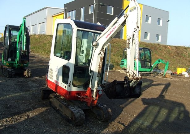Minikoparka gąsienicowa Takeuchi TB016 z roku 2008 — zdjęcie 3