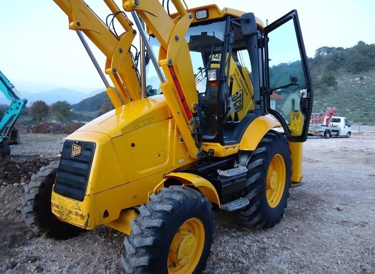 JCB 3CX Koparko ladowarki — zdjęcie 2