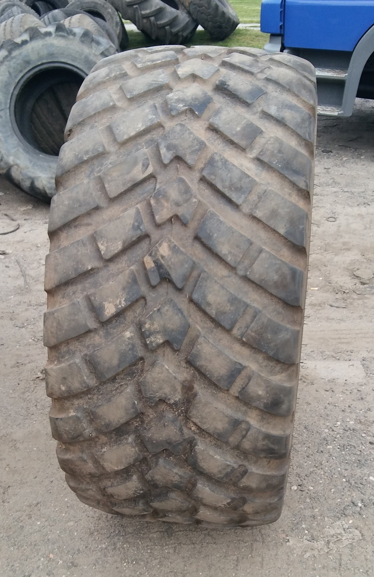 (G1178) Opona 560/60 R22.5 BKT  FL693M — zdjęcie 1
