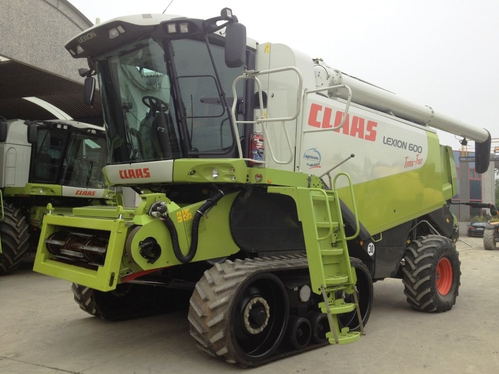 Koszenie kukurydzy kombajnem Claas Lexion 600 TT