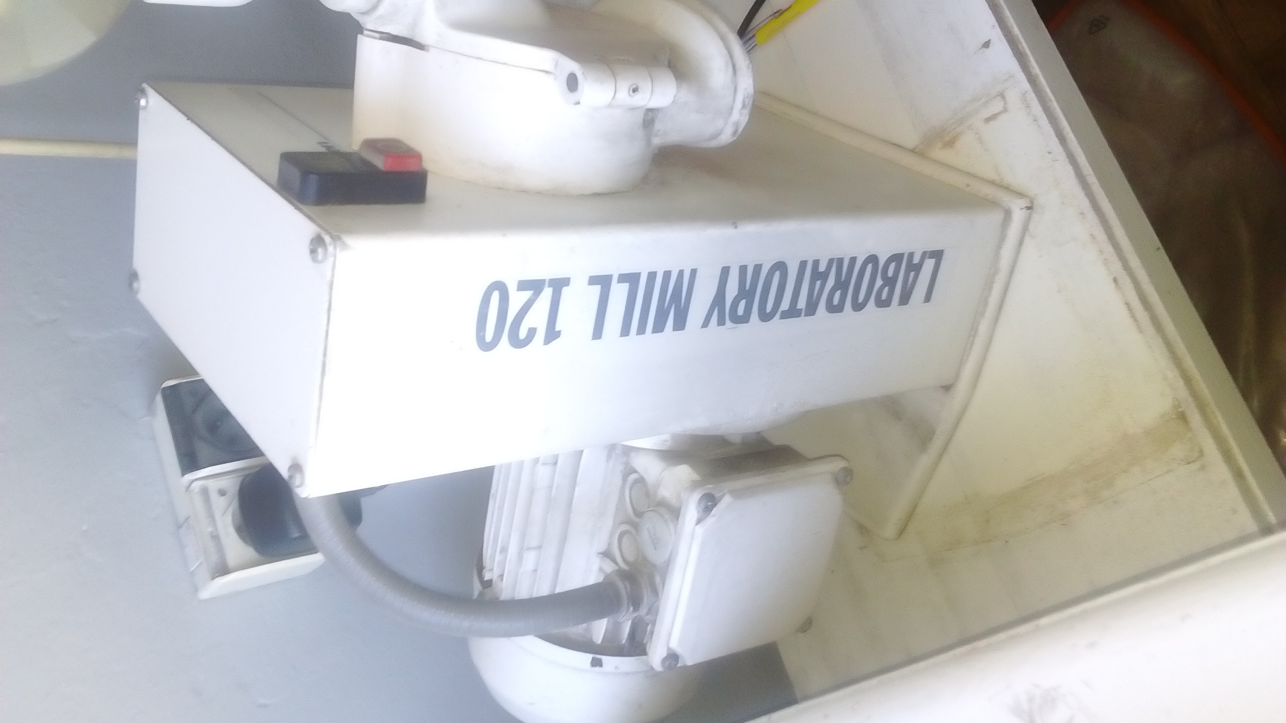 Młynek laboratoryjny PERTEN LABORATORY MILL 120 — zdjęcie 3