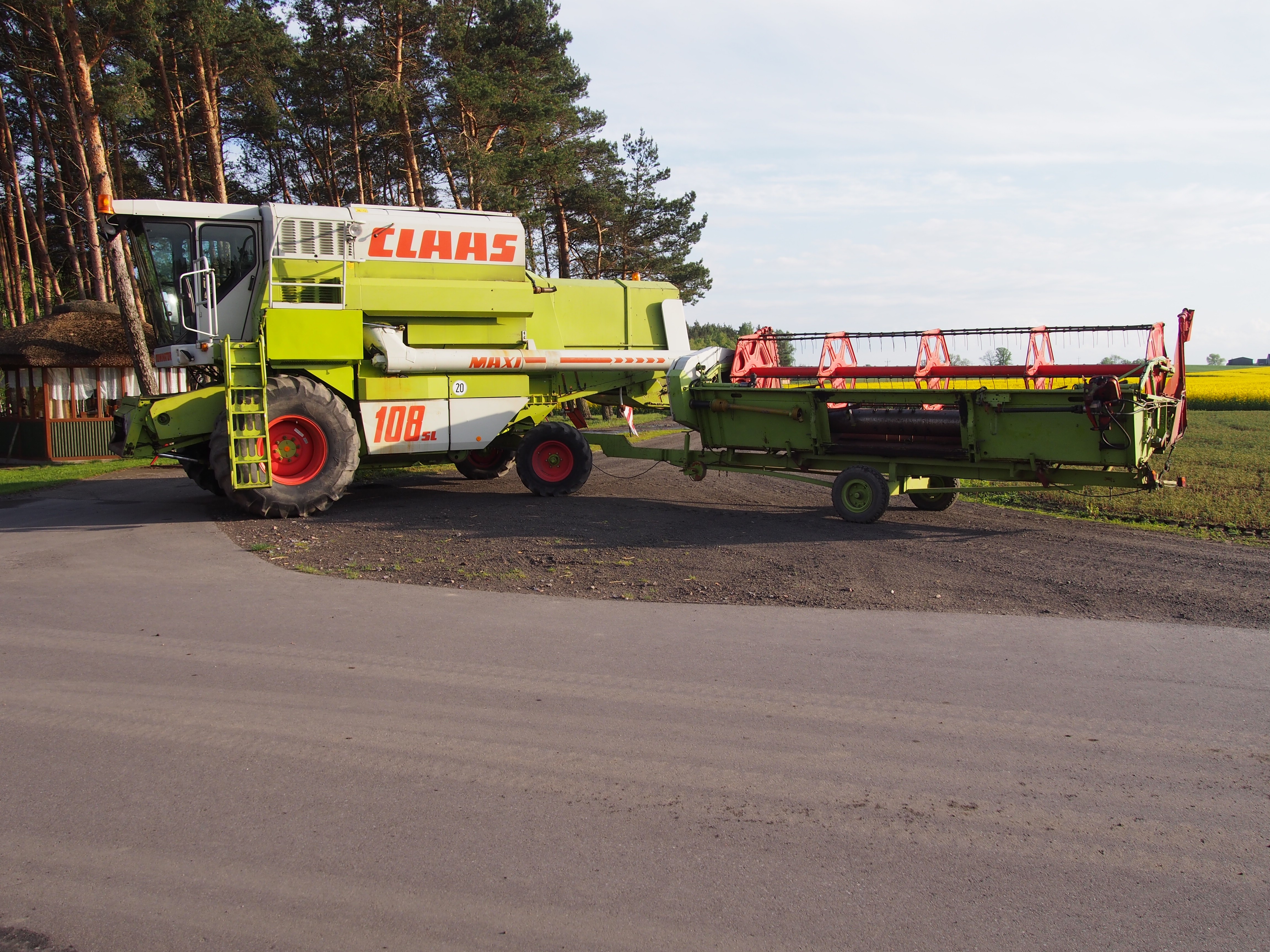 Claas DOMINATOR 108SL Maxi+stół+wózek (JOHN DEERE, CASE) — zdjęcie 1