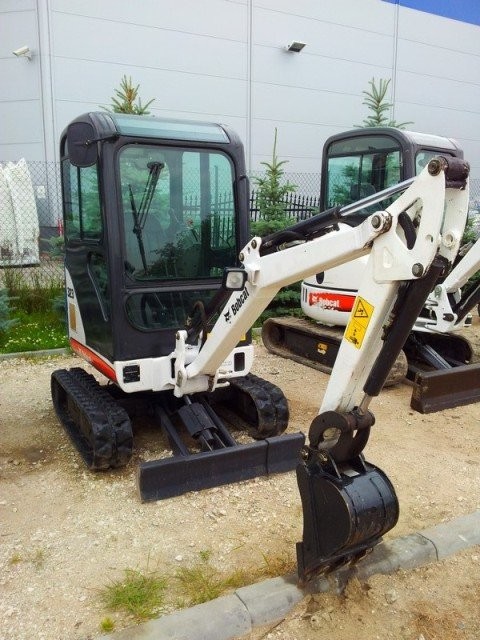 BOBCAT 323 15KM 2009r 1200mth MINI KOPARKA LEASING — zdjęcie 1