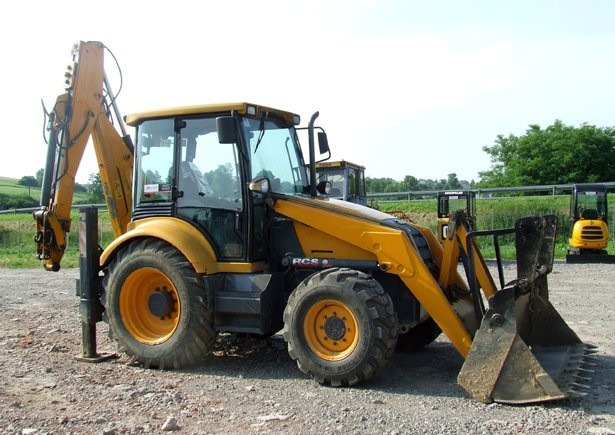 koparko ładowarka Terex Fermec 860 SX z roku 2003. — zdjęcie 3