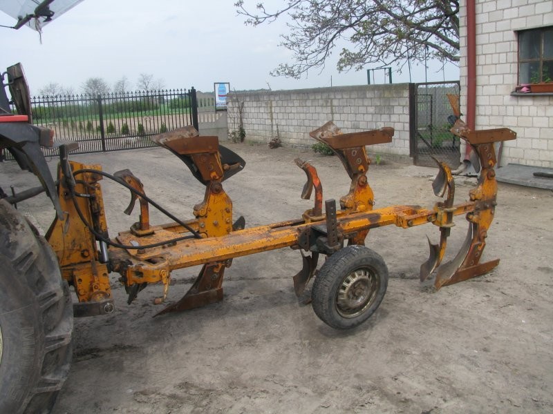Sprzedam pług 3-skibowy, Kuhn — zdjęcie 2