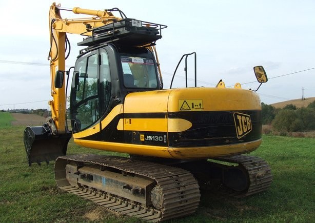 Koparka gąsienicowa JCB JS 130LC z roku 2007 — zdjęcie 4