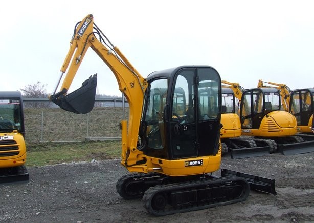 minikoparka JCB 8016 CTS / minikoparki JCB — zdjęcie 1