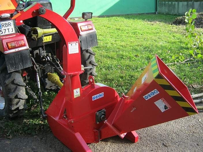 Rębak do gałęzi napędzany z WOM ciągnika 20-30HP, 4 noże tnące — zdjęcie 4