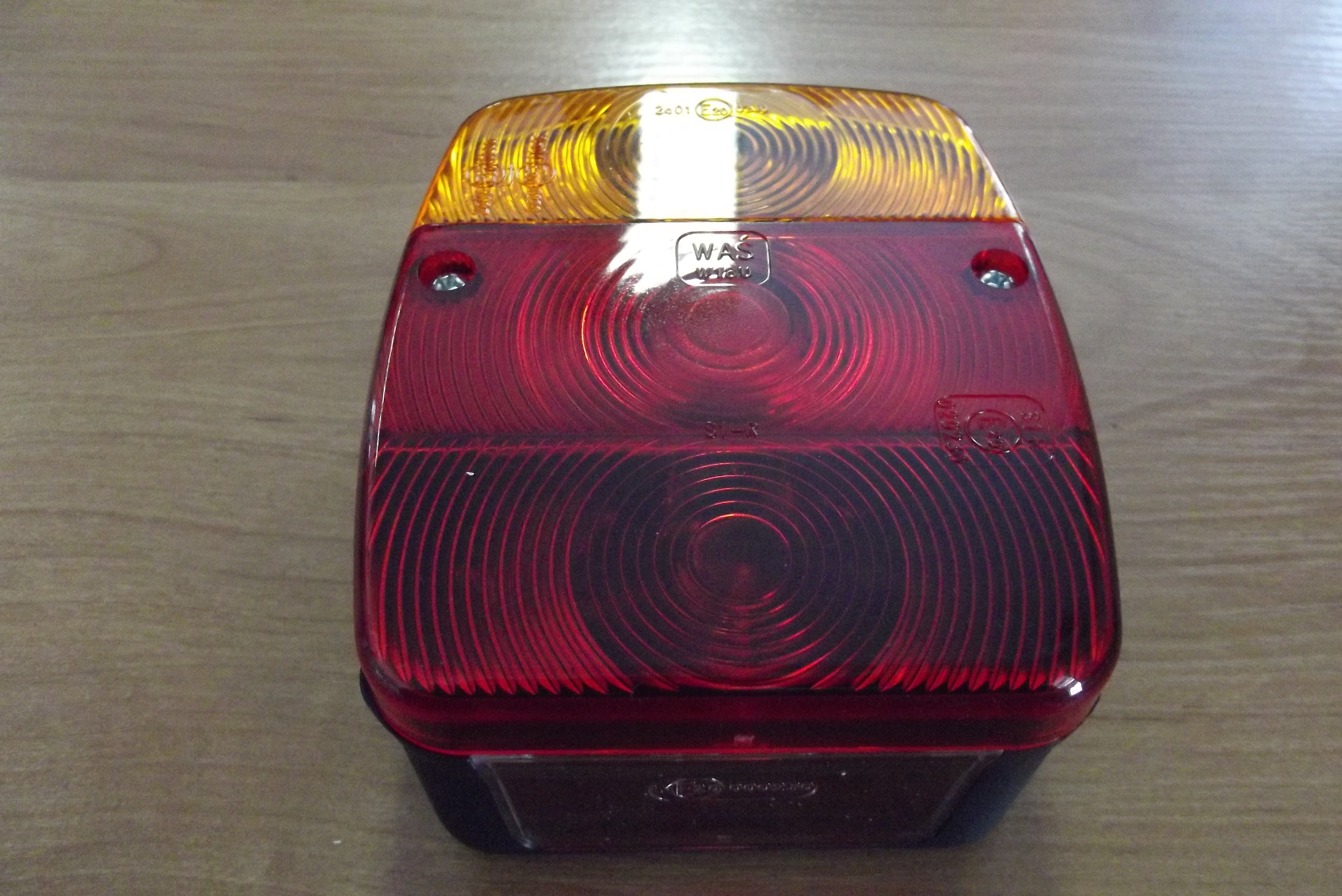 Lampa tylna do przyczepki lewa/prawa — zdjęcie 1