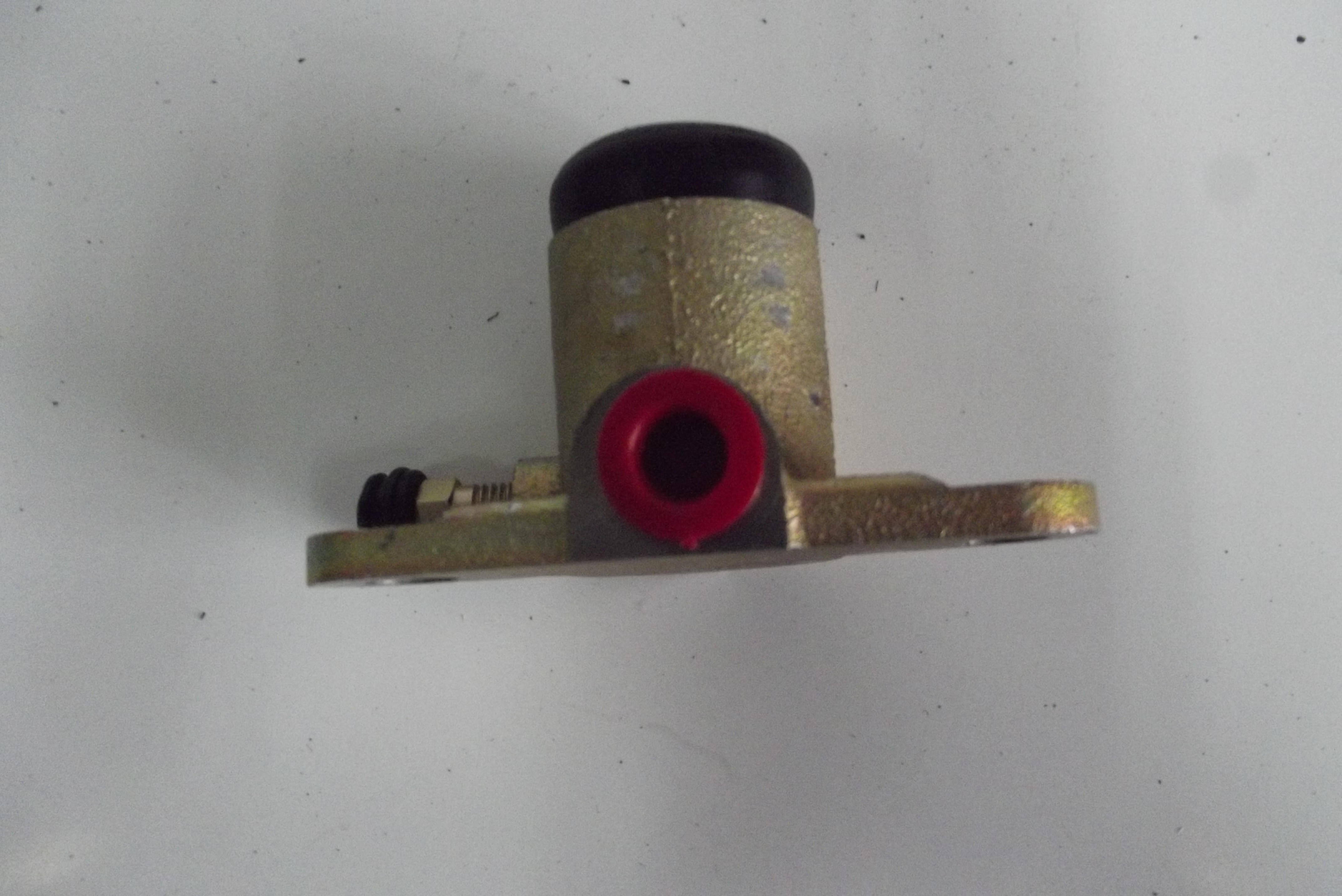 Cylinder hamulca lewy/prawy URSUS C 385 — zdjęcie 5