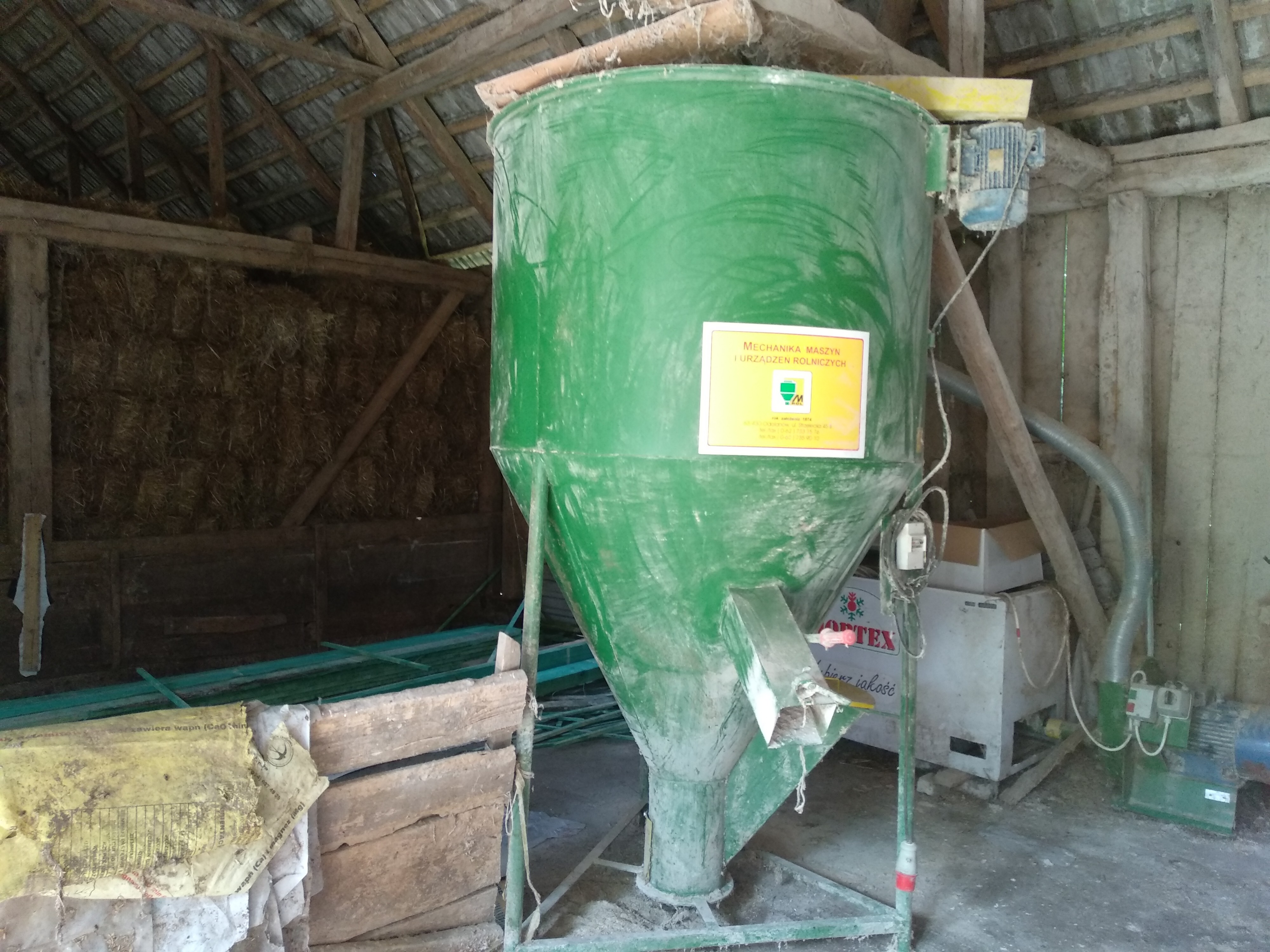 Młynek z mieszalnikiem ODOLANÓW 1200kg