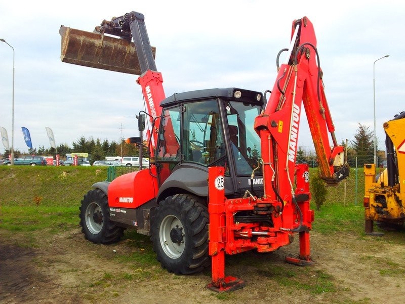 KOPARKO-ŁADOWARKA TELESKOPOWA MANITOU MLB 625 T — zdjęcie 1