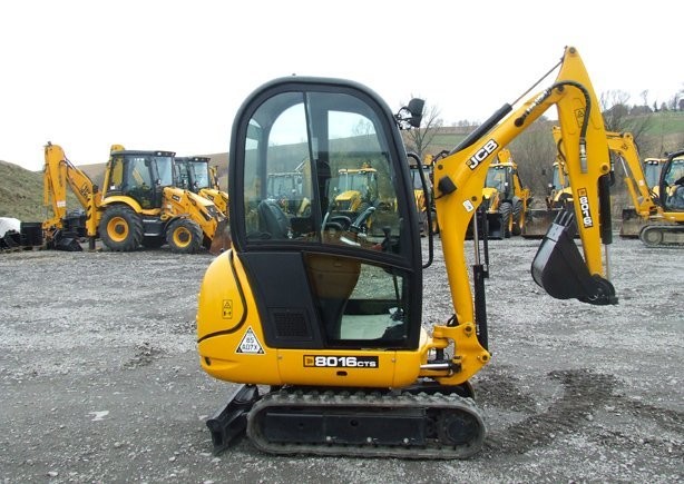 Minikoparka JCB 8016 CTS , z roku 2011... — zdjęcie 2