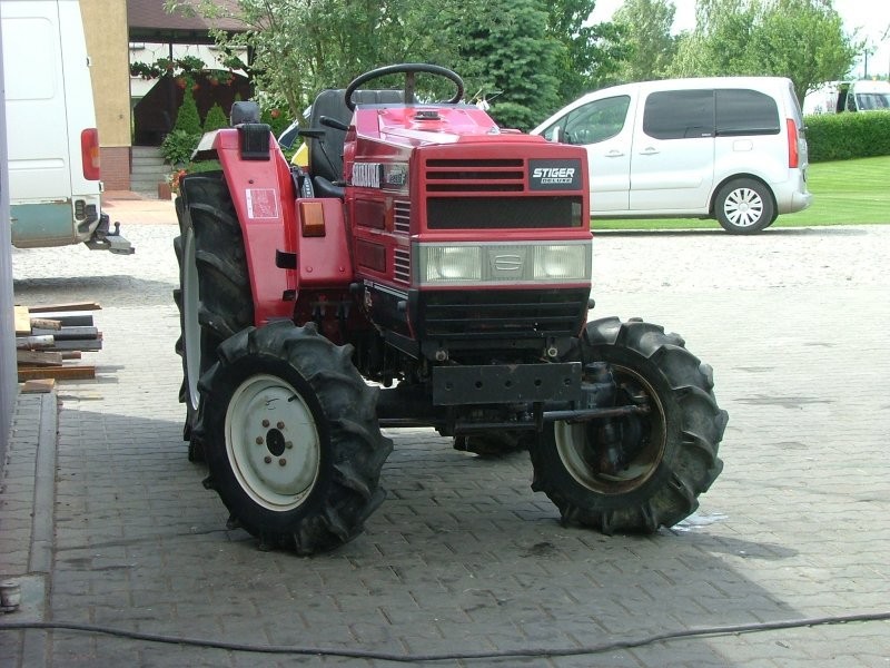 Mini traktorek Shibaura D235F Deluxe, 23KM, 4x4 — zdjęcie 4