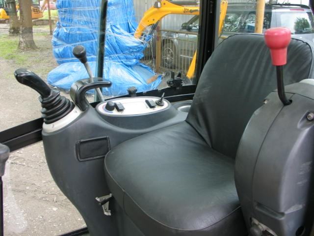 Koparka JCB 8014 z 2005 roku - okazja — zdjęcie 5