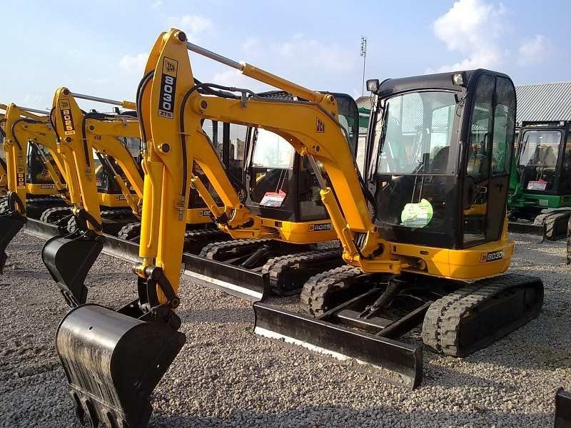 Koparka JCB 8030 ZTS - 2006 rok - 3,2 tony — zdjęcie 3