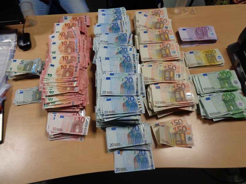  Împrumutul îi ofera tuturor.