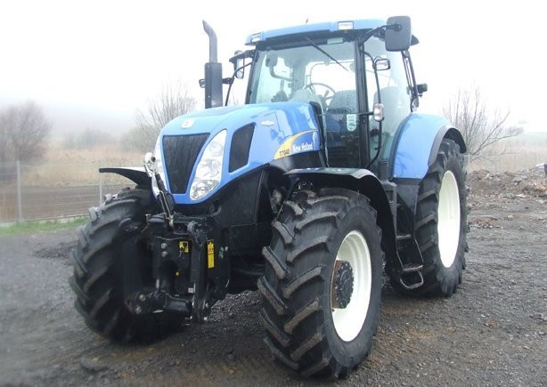 New Holland T7040 autocommand, rok 2009. — zdjęcie 2