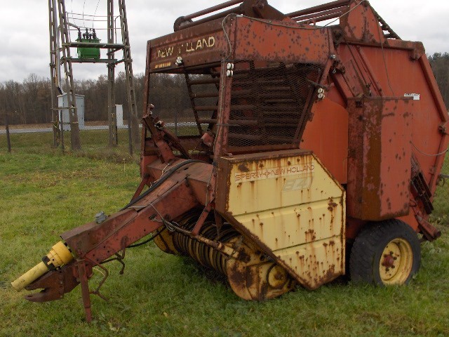 Prasa rolująca New Holland 841 — zdjęcie 2