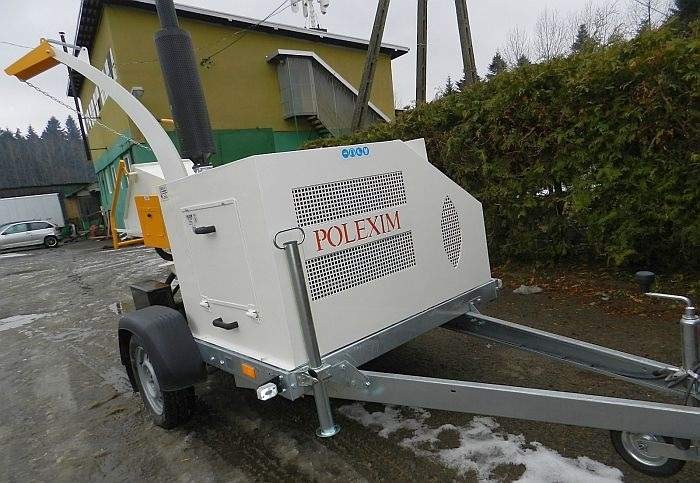 Rębak tarczowy z silnikiem Diesla 4 cylindry:  moc 40 KM — zdjęcie 2