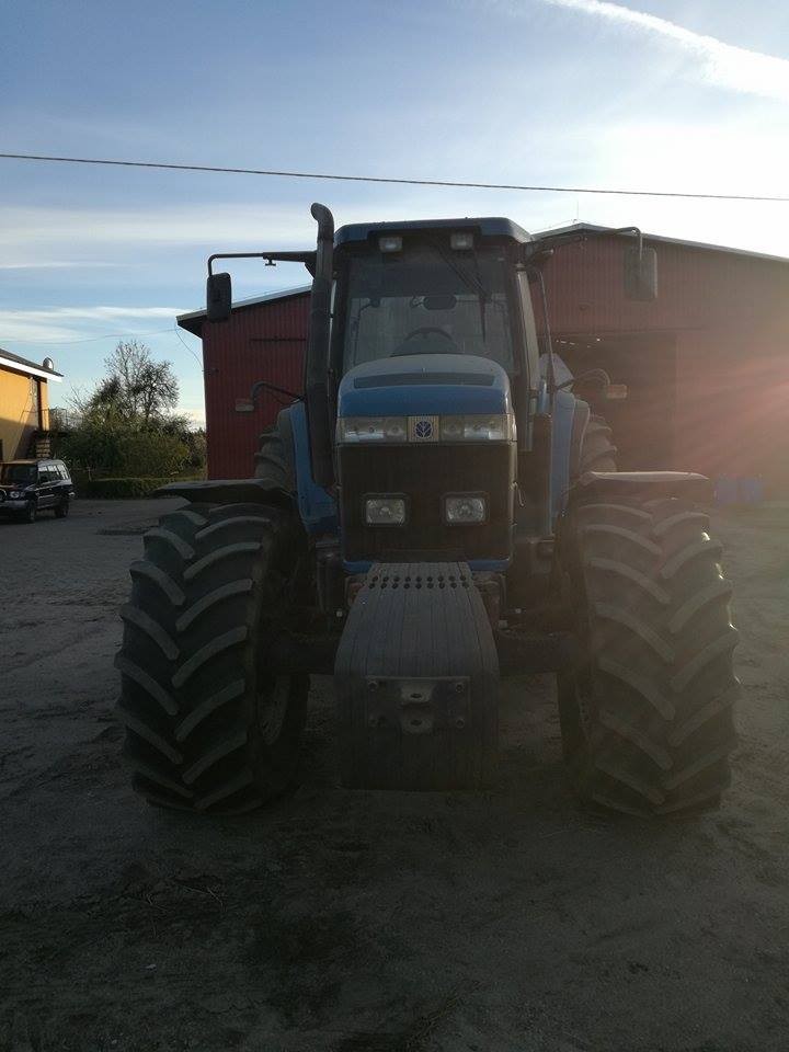 Ciągnik New Holland — zdjęcie 4