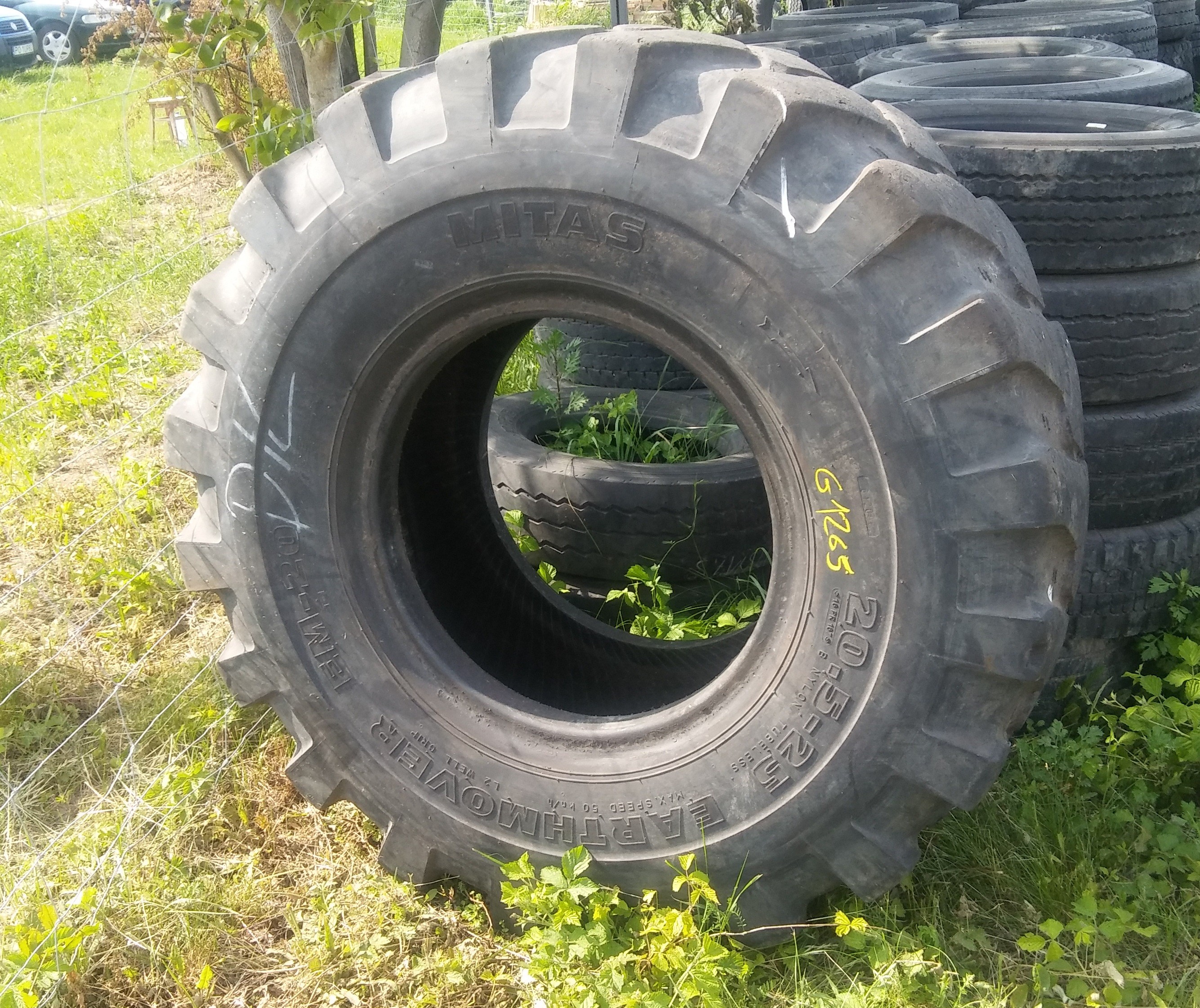 (G1265) Opona  20.5-25 Mitas — zdjęcie 2