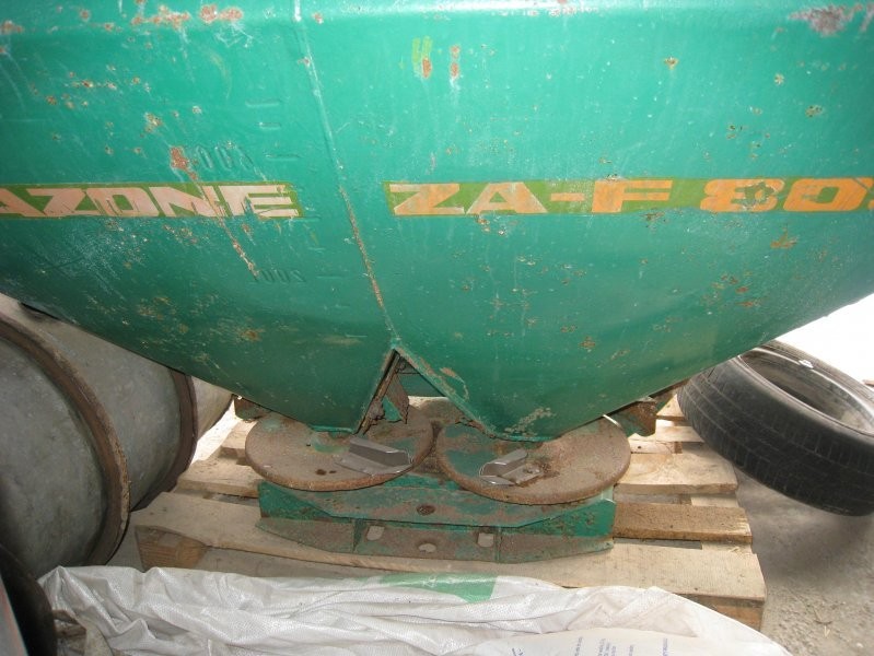 ROZSIEWACZ NAWOZÓW AMAZONE ZAF-803 — zdjęcie 3