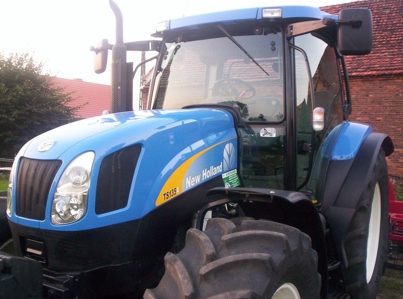 New Holland TS135A — zdjęcie 1