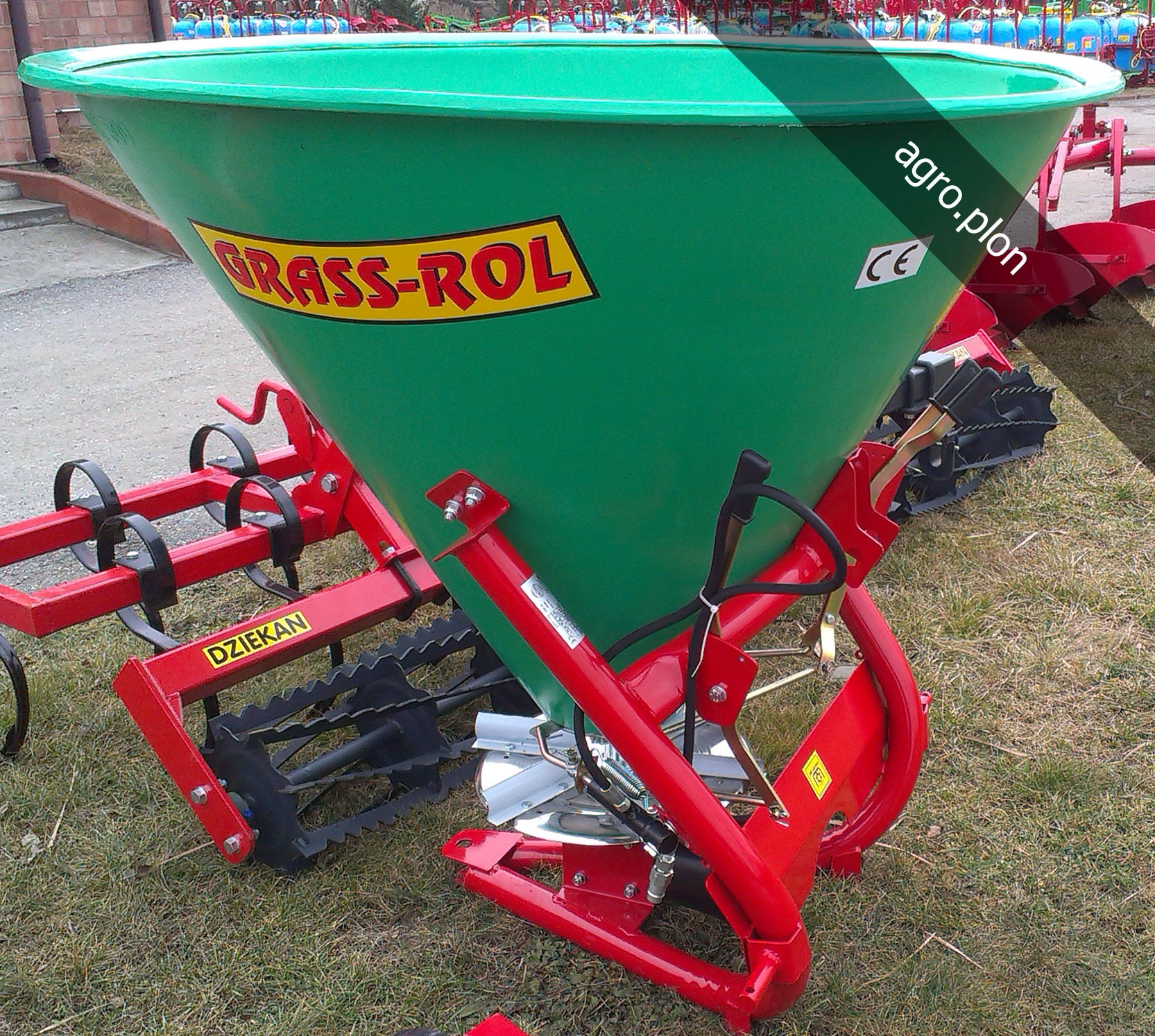 Rozsiewacz do nawozów Lejek 300 - 500 litrów 6-łopatek Transport  — zdjęcie 4