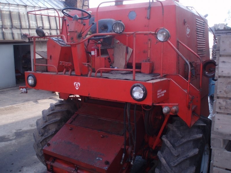 KOMBAJN ZBOŻOWY BIZON SUPER Z 0-56 — zdjęcie 3