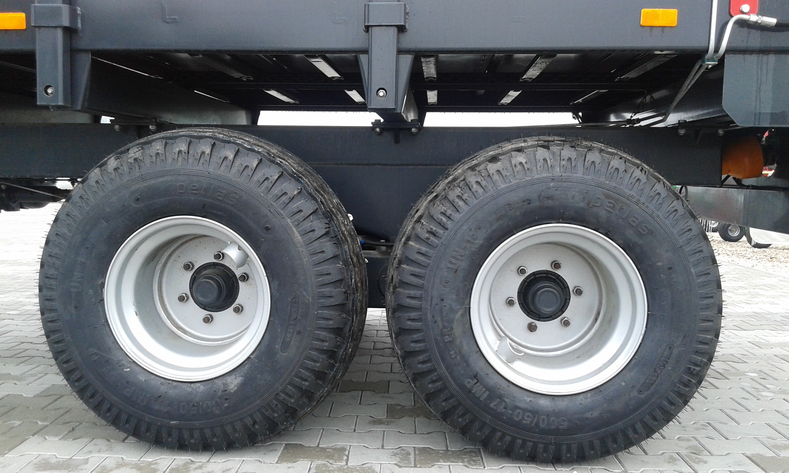 Rozrzutnik obornika N267 Metal-Fach 8t tandem pionowy adapter — zdjęcie 6