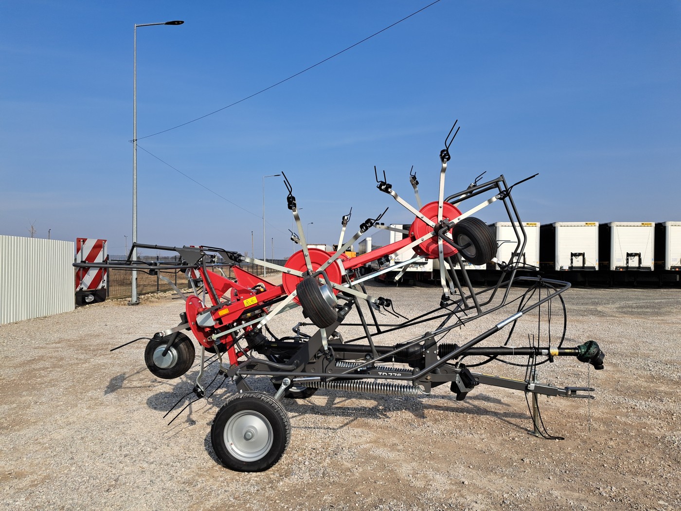 Przetrząsacz Massey Ferguson TD 779 TRC — zdjęcie 2