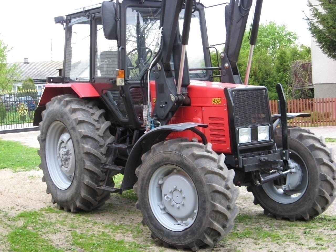 Belarus 9 5 2  Ciagnik — zdjęcie 1