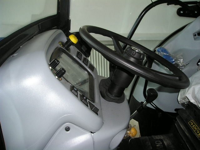 Nowy New Holland T4030 F — zdjęcie 5