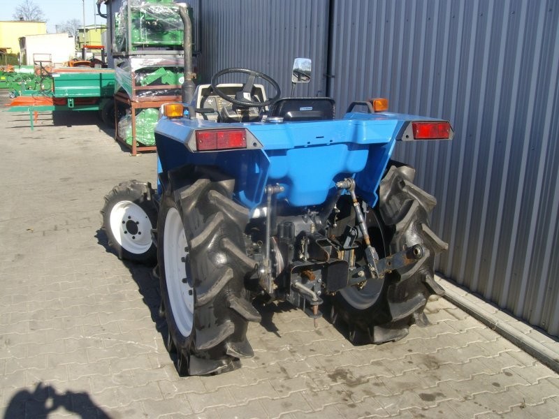 Mini traktorek Iseki TA210, 21KM, 4x4 — zdjęcie 2